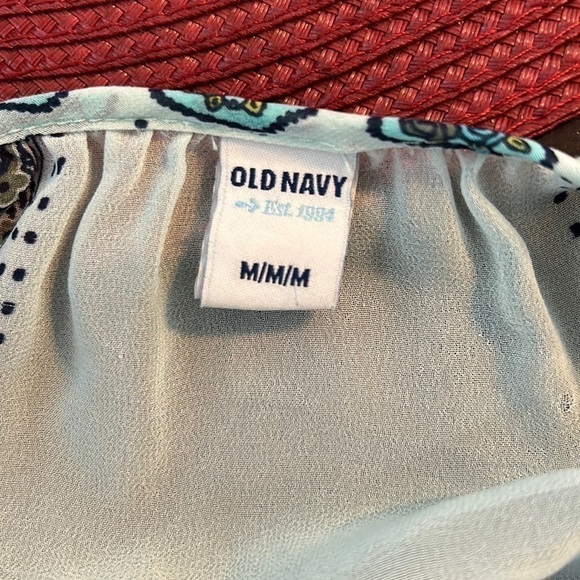Old Navy Sheer Boho Medallion Top Size Medium - Picture 5 of 6